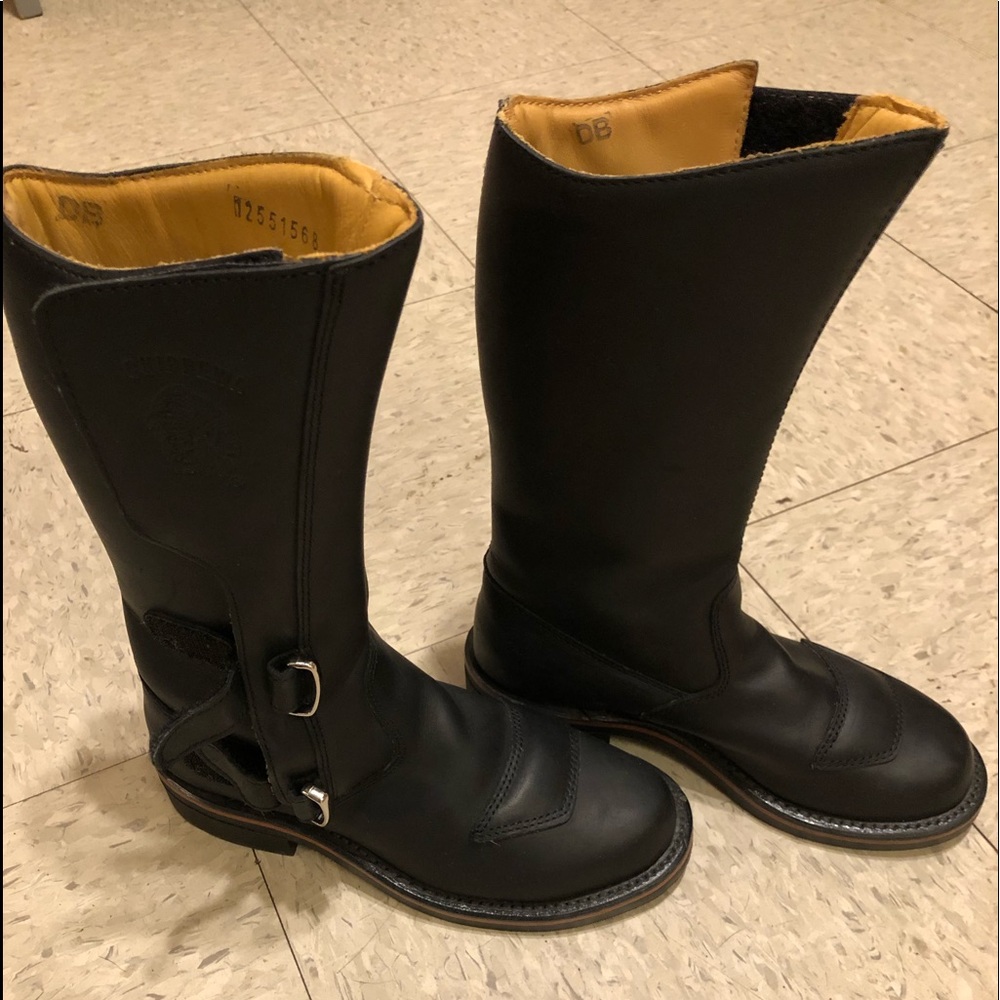 Chippewa women’s boots 5 B
